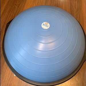 Bosu balance trainer